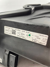 Laden Sie das Bild in den Galerie-Viewer, Frontscheinwerfer Skoda Superb III 3V1941016D 992941571AA LED Rechts Headlight