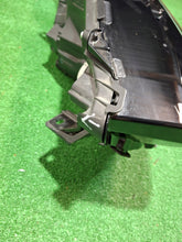 Laden Sie das Bild in den Galerie-Viewer, Frontscheinwerfer Toyota I Ein Stück (Rechts oder Links) Scheinwerfer Headlight SCH2959252390ve