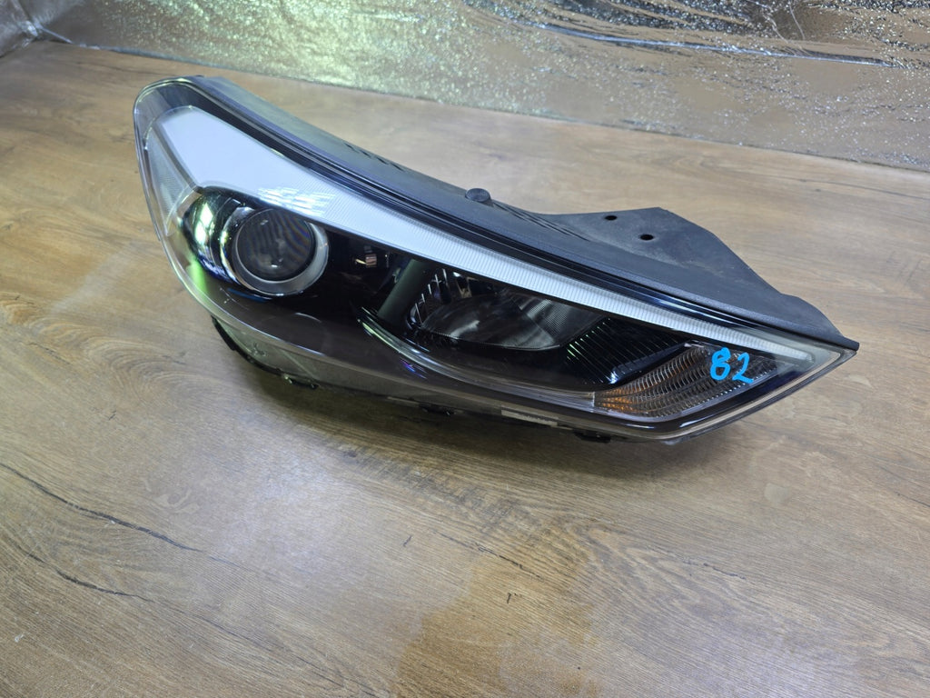 Frontscheinwerfer Hyundai Tucson D7921110B0 Rechts Scheinwerfer Headlight SCH5408926692ke