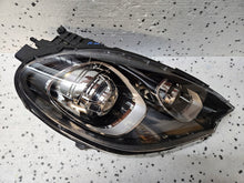 Laden Sie das Bild in den Galerie-Viewer, Frontscheinwerfer Porsche Macan 95b 95B941032CQ Xenon Rechts Headlight SCH1861975372km