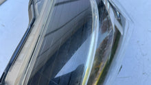 Load image into Gallery viewer, Frontscheinwerfer Toyota Yaris Rechts Scheinwerfer Headlight SCH4202706820sp