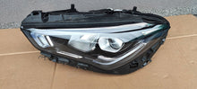 Laden Sie das Bild in den Galerie-Viewer, Frontscheinwerfer Mercedes-Benz Cla X118 C118 A1189068300 1EY2488MDE89132A Links SCH5773761175ta