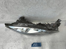 Laden Sie das Bild in den Galerie-Viewer, Frontscheinwerfer Mazda II Rechts Scheinwerfer Headlight