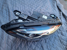 Laden Sie das Bild in den Galerie-Viewer, Frontscheinwerfer Mercedes-Benz W246 A2469066201 LED Rechts Headlight SCH9751878304hf