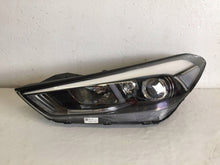 Laden Sie das Bild in den Galerie-Viewer, Frontscheinwerfer Hyundai Tucson 92101D7100 09201718 Rechts oder Links SCH4237517470rf