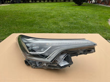Laden Sie das Bild in den Galerie-Viewer, Frontscheinwerfer Toyota C-Hr C Hr 81110-F4071-00 Rechts Scheinwerfer Headlight SCH1115943785aj