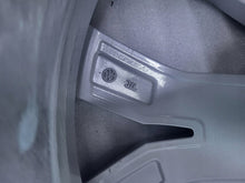 Load image into Gallery viewer, 1x Alufelge 20 Zoll 9.0" 5x112 33ET Glanz Silber 760601025C VW Touareg Rim Wheel FEL2438396877qj