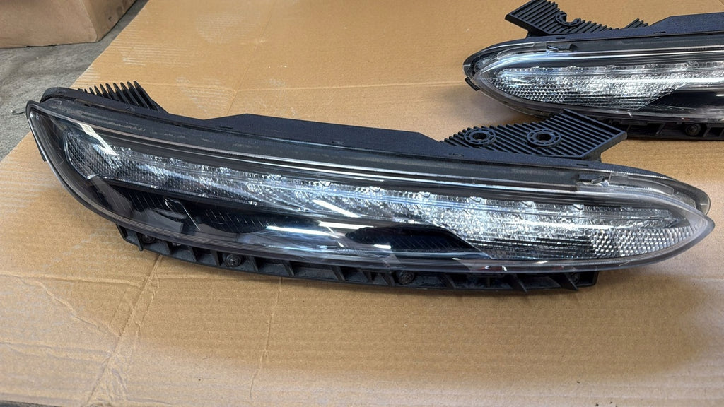 Frontscheinwerfer Hyundai Kona 92207-J9500 LED Ein Stück (Rechts oder Links)