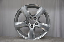 Load image into Gallery viewer, 1x Alufelge 17 Zoll 7.0" 5x120 47ET Matt Silber 6762889 BMW 1 E88 E81 E82 E87 FEL1733455405rq