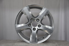 Load image into Gallery viewer, 1x Alufelge 17 Zoll 7.0" 5x120 47ET Matt Silber 6762889 BMW 1 E88 E81 E82 E87 FEL1733455405rq