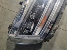 Load image into Gallery viewer, Frontscheinwerfer VW Crafter 7C1941036 LED Rechts Scheinwerfer Headlight SCH8319018206sb