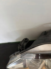 Laden Sie das Bild in den Galerie-Viewer, Frontscheinwerfer Seat Ibiza I 6J1941007C Xenon Ein Stück (Rechts oder Links)