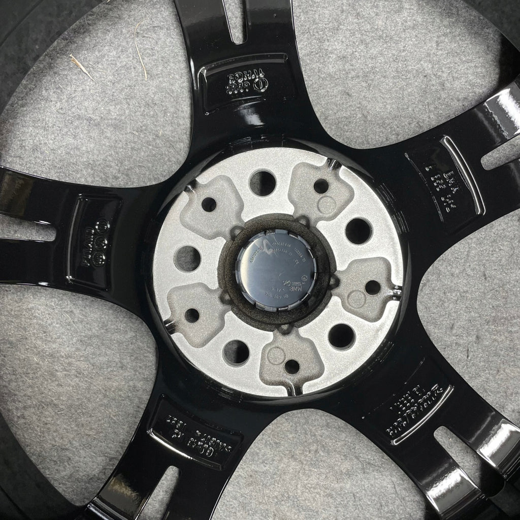 4x Alufelge 18 Zoll 8.0" 5x112 57ET Glanz Grau 6855092 BMW 2 Tourer F45 F46 Mg FEL5853669632kr