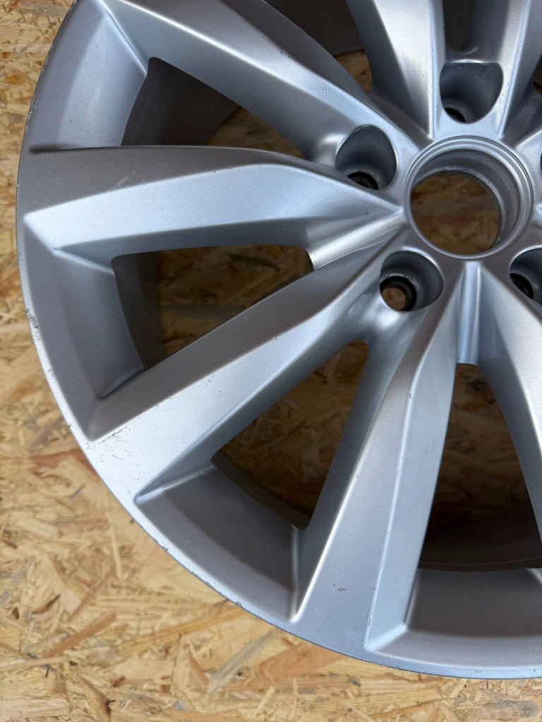 1x Alufelge 17 Zoll 5N0601025P VW Tiguan Rim Wheel FEL1808072914lf