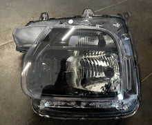 Laden Sie das Bild in den Galerie-Viewer, Frontscheinwerfer Hyundai Staria 92101-CG000 CG921-61030 Xenon Links Headlight SCH1280702587qx