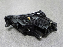 Laden Sie das Bild in den Galerie-Viewer, Frontscheinwerfer Skoda Superb III 3V1941015B Xenon Links Scheinwerfer Headlight