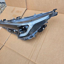 Laden Sie das Bild in den Galerie-Viewer, Frontscheinwerfer Toyota Corolla 8115002X10 Links Scheinwerfer Headlight SCH6204201299ja