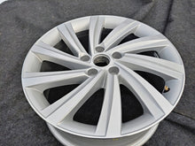 Load image into Gallery viewer, 1x Alufelge 18 Zoll 7.5" 5x112 48ET Glanz Silber 5E3601025J Skoda Octavia 5e3 Iv FEL1579918062kl