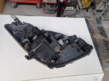 Laden Sie das Bild in den Galerie-Viewer, Frontscheinwerfer Toyota Yaris 56464-51653 LED Links Scheinwerfer Headlight SCH1802756467vc