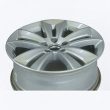 Laden Sie das Bild in den Galerie-Viewer, 1x Alufelge 17 Zoll 7.0&quot; 5x108 40,5ET Glanz Silber 31471309 Volvo V60 Rim Wheel