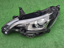 Laden Sie das Bild in den Galerie-Viewer, Frontscheinwerfer Peugeot 108 90026268 Links Scheinwerfer Headlight SCH6494057042uu