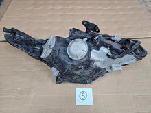 Load image into Gallery viewer, Frontscheinwerfer Toyota Avensis Links Scheinwerfer Headlight SCH4902943299wt