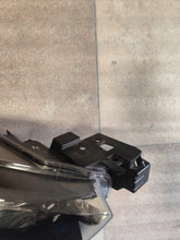 Laden Sie das Bild in den Galerie-Viewer, Frontscheinwerfer Mazda Cx3 Cx-3 D10E-51030 LED Rechts Scheinwerfer Headlight