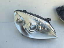 Load image into Gallery viewer, Frontscheinwerfer Mercedes-Benz W245 0301220285 Xenon Ein Satz Headlight