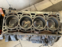 Laden Sie das Bild in den Galerie-Viewer, Motorblock VW CDA 1.8 TFSI Benzin Unkomplett