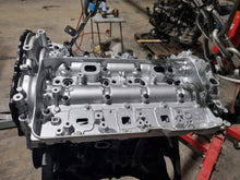 Laden Sie das Bild in den Galerie-Viewer, Motor Renault Trafic III M9R710 2.0 Diesel Engine Unkomplett Überholt