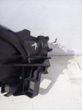 Laden Sie das Bild in den Galerie-Viewer, Frontscheinwerfer Mazda II Links Scheinwerfer Headlight