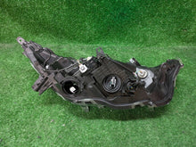 Laden Sie das Bild in den Galerie-Viewer, Frontscheinwerfer Toyota V CSC29233 Links Scheinwerfer Headlight SCH2184226216gv