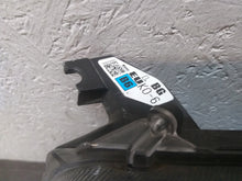 Laden Sie das Bild in den Galerie-Viewer, Frontscheinwerfer Toyota 4 Yaris Links Scheinwerfer Headlight SCH5587997148sn