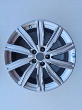 Load image into Gallery viewer, 1x Alufelge 19 Zoll 8.0&quot; 5x112 39ET Glanz Silber 4K0601025M Audi Rim Wheel