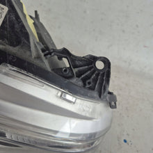 Laden Sie das Bild in den Galerie-Viewer, Frontscheinwerfer Peugeot 208 I 9810805880 Rechts Scheinwerfer Headlight SCH8609378355cn
