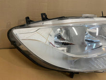Laden Sie das Bild in den Galerie-Viewer, Frontscheinwerfer Mercedes-Benz Sprinter A9109060100 Rechts Headlight SCH2176410109xf