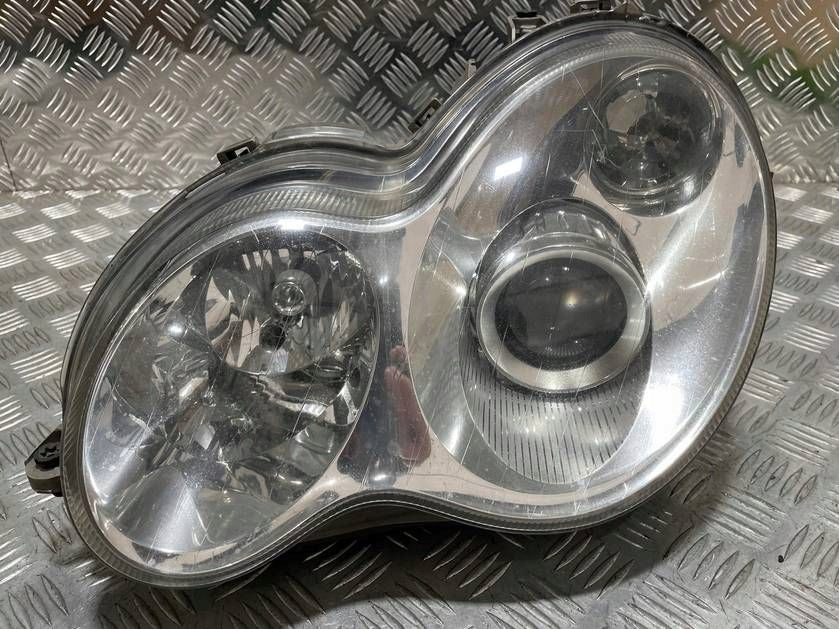 Frontscheinwerfer Mercedes-Benz W203 A2038203559 Xenon FALSE Headlight SCH5848248360oh