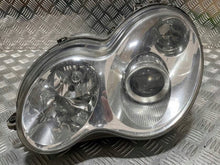 Laden Sie das Bild in den Galerie-Viewer, Frontscheinwerfer Mercedes-Benz W203 A2038203559 Xenon FALSE Headlight SCH5848248360oh
