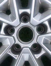 Load image into Gallery viewer, 1x Alufelge 18 Zoll 8.0&quot; 5x112 45ET Glanz Silber 81A601025R Audi Q2 Rim Wheel