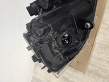 Laden Sie das Bild in den Galerie-Viewer, Frontscheinwerfer VW Transporter 7E5941015 LED Links Scheinwerfer Headlight SCH4017371430lr
