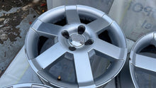 Load image into Gallery viewer, 4x Alufelge 16 Zoll 6.0" 4x108 34ET Glanz Silber 3S51AB Ford Fiesta I Fusion FEL5102439130yh