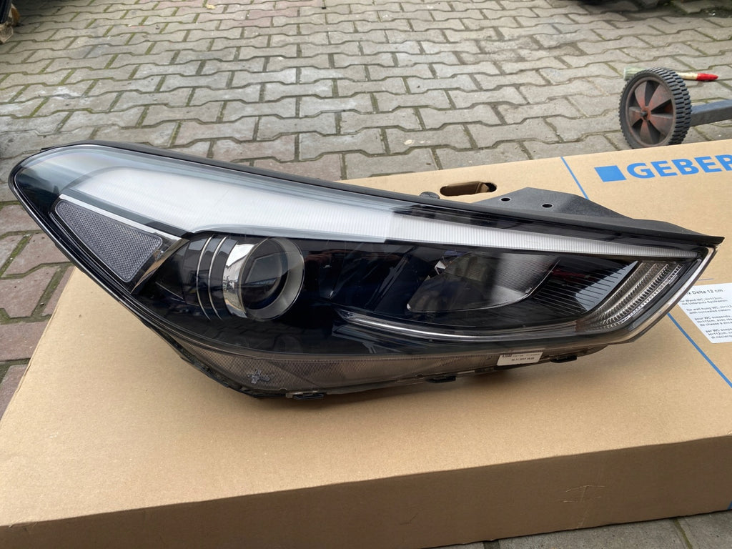 Frontscheinwerfer Hyundai Tucson 92102D7000 D7921110B0 Rechts Headlight SCH5685453184nd