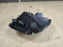 Laden Sie das Bild in den Galerie-Viewer, Frontscheinwerfer Mercedes-Benz W206 A2069068003 LED Rechts Headlight SCH6870732959zu