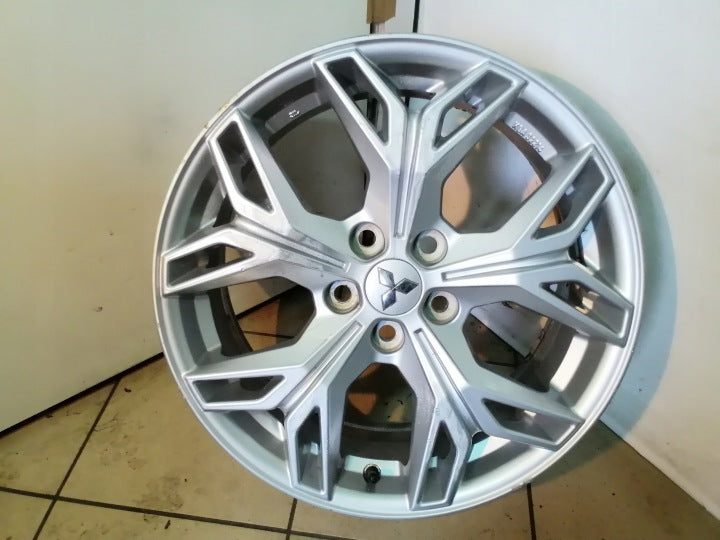 1x Alufelge 18 Zoll 7.0" 5x114.3 38ET Glanz Silber 52214 Mitsubishi I W FEL8229973867kg