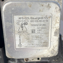 Load image into Gallery viewer, Frontscheinwerfer Mercedes-Benz W212 A2128205761 Xenon Links Headlight SCH8797597973un