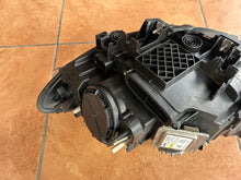 Laden Sie das Bild in den Galerie-Viewer, Frontscheinwerfer BMW F22 F87 7304464 7304463 73044647304463 Xenon Ein Satz SCH9913007900zu