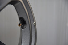 Laden Sie das Bild in den Galerie-Viewer, 1x Alufelge 16 Zoll 6.5&quot; 5x108 50ET JX7J-A1C Ford Rim Wheel