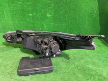 Load image into Gallery viewer, Frontscheinwerfer Hyundai I20 II 92102C8000 Rechts Scheinwerfer Headlight