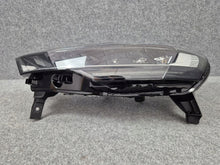 Laden Sie das Bild in den Galerie-Viewer, Frontscheinwerfer Renault Captur II 260604753 Full LED Links Headlight SCH7141148035ac