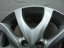 Laden Sie das Bild in den Galerie-Viewer, 1x Alufelge 16 Zoll 6.0&quot; 5x114.3 50ET Glanz Silber 529102L250 Hyundai I30